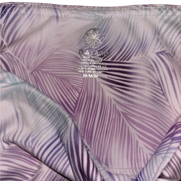 Gaiam High Rise Yoga Leggings Purple Palm Leaf Print | Size M Stretch Activewear - Picture 5 of 7